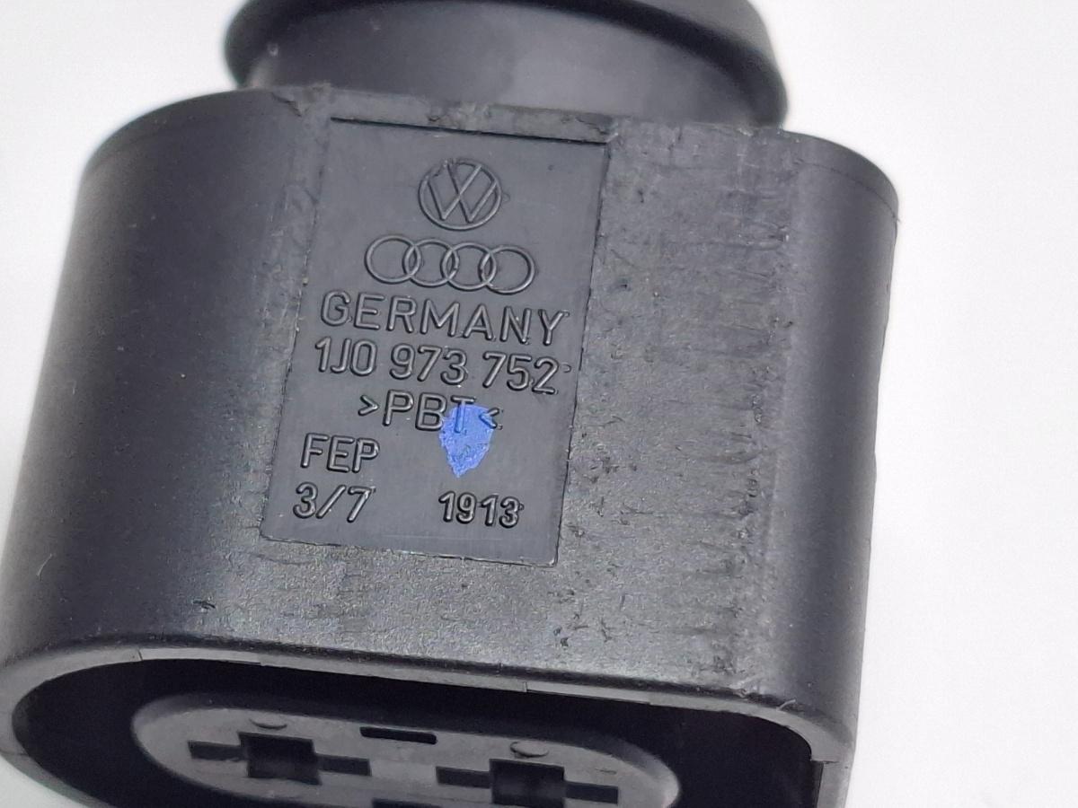 Mufa Conector 2 pini VOLKSWAGEN CADDY IV Estate SAB, SAJ 2015 - > TDI CUUD, DFSD 1J0973752