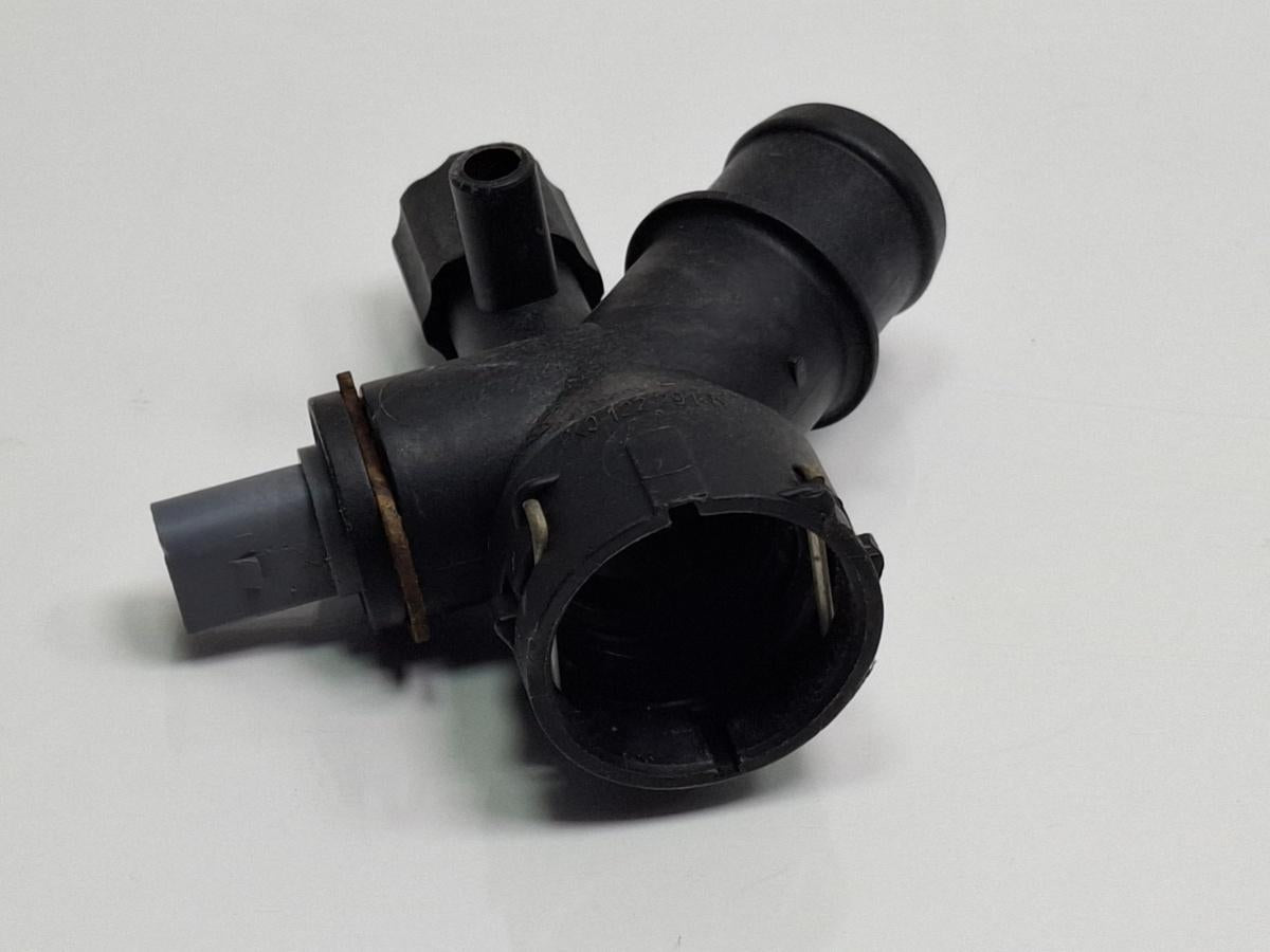 Flansa lichid racire AUDI A3 II Sportback 8PA 2004 - 2015 TDI BKC, BLS, BXE 1K0122291K