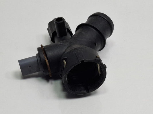 Flansa lichid racire AUDI A3 II Sportback 8PA 2004 - 2015 TDI BKC, BLS, BXE 1K0122291K