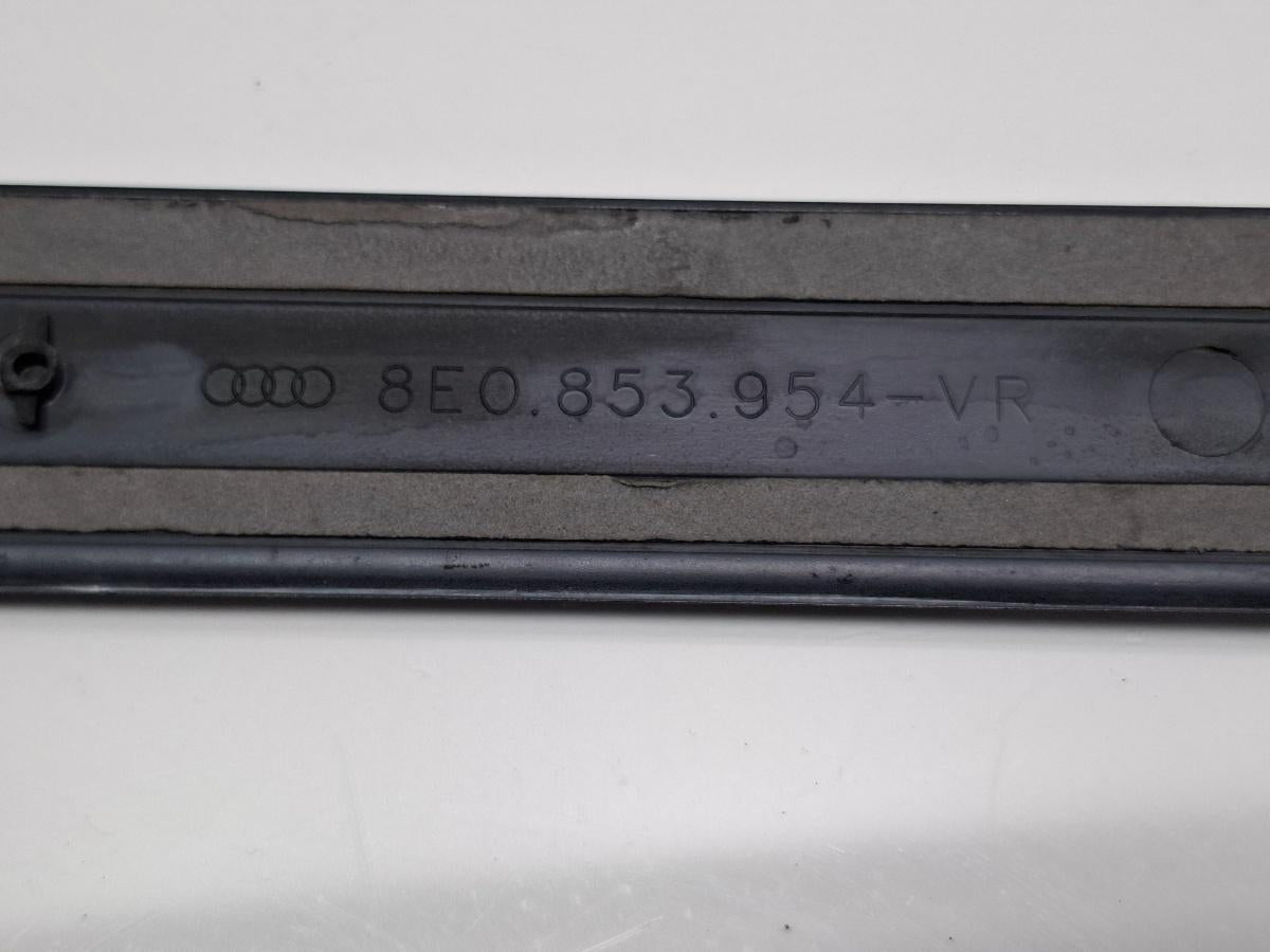 Bandou inferior usa dreapta fata AUDI A4 III Avant 8ED, B7 2004 - 2008  LY9B 8E0853954