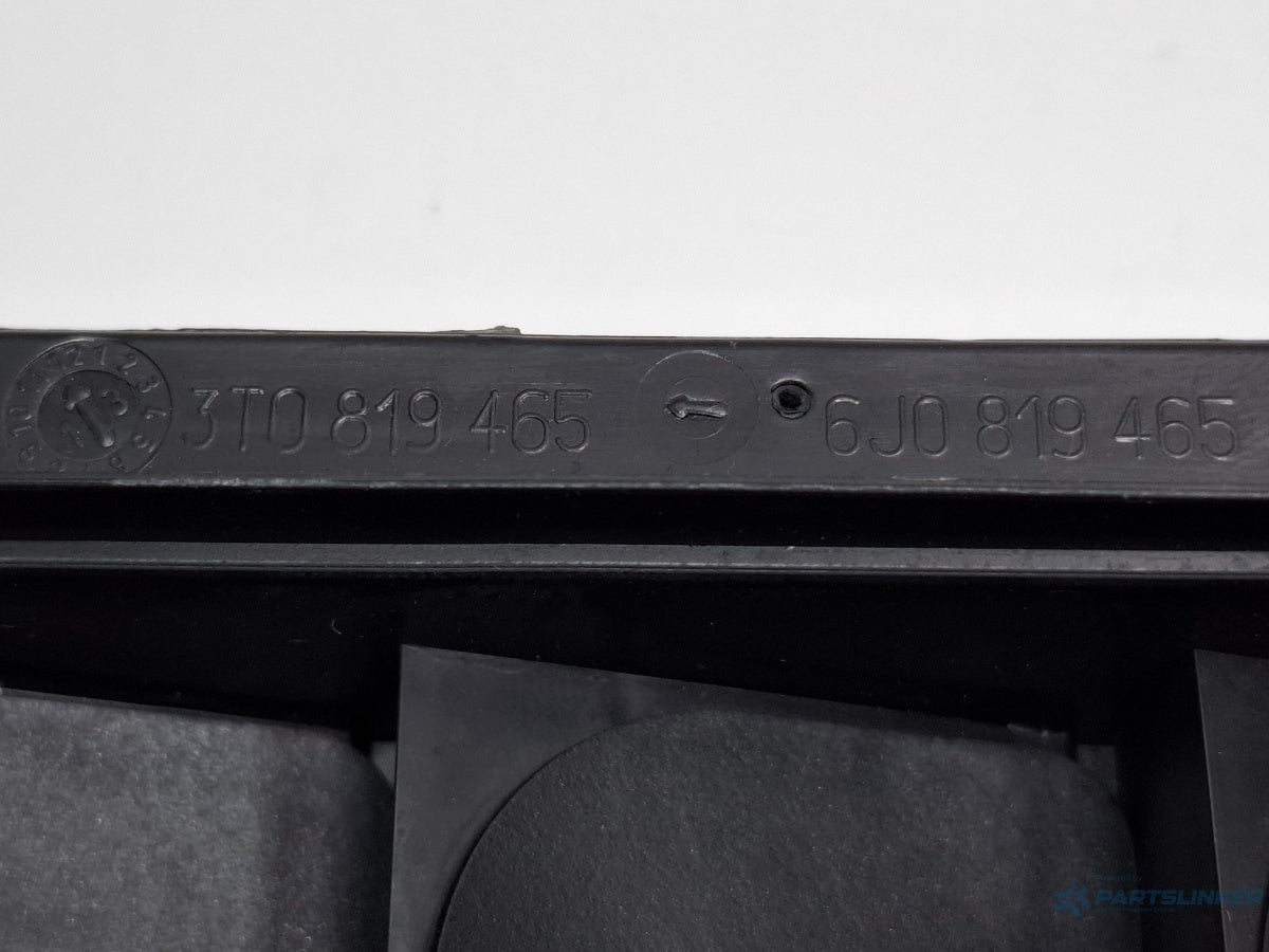 Grila aerisire habitaclu SKODA SUPERB III Estate 3T5 2009 - 2015 TDI CBBB, CFGB 3T0819465