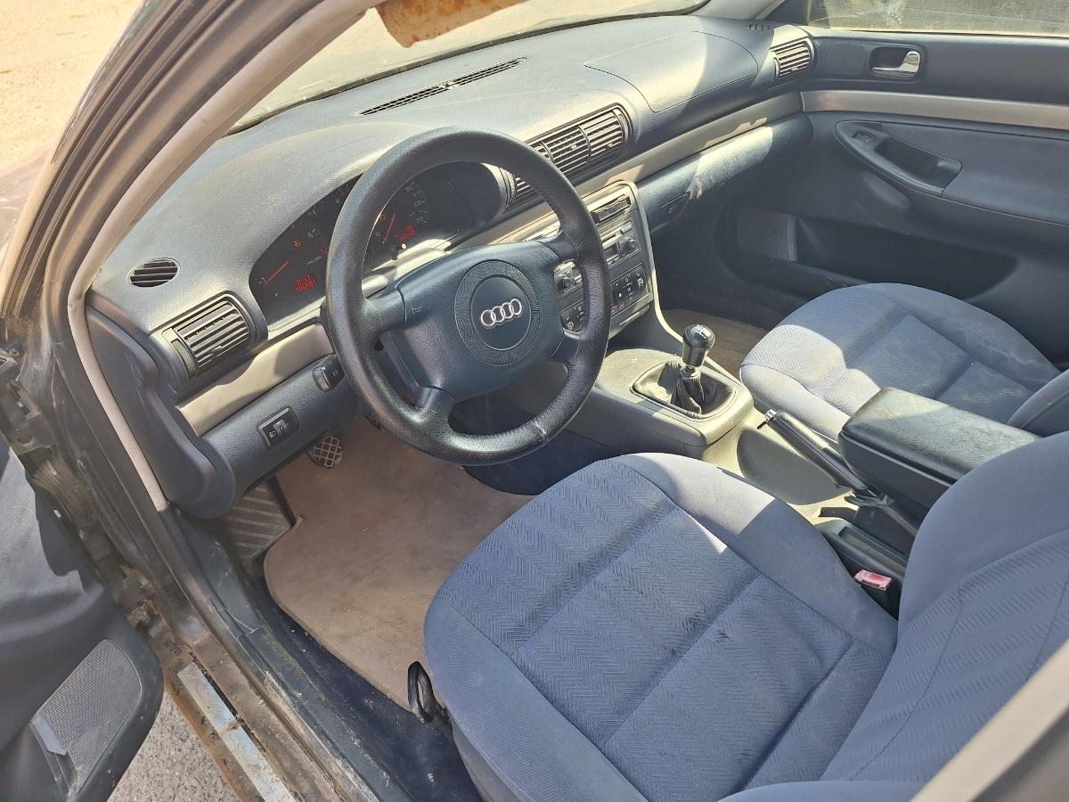 Dezmembrez AUDI A4 Avant 8D5, B5 2000 1.6 ALZ 75KW|102HP
