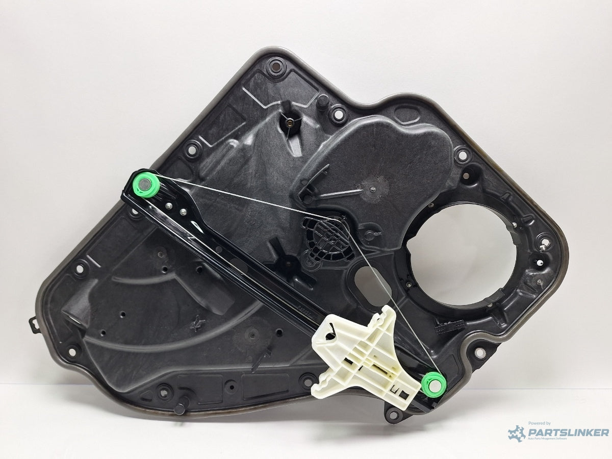 Macara geam dreapta spate VOLKSWAGEN GOLF VI 5K1_ 2008 - 2012 TDi BlueMotion CAYC 5K4839730J