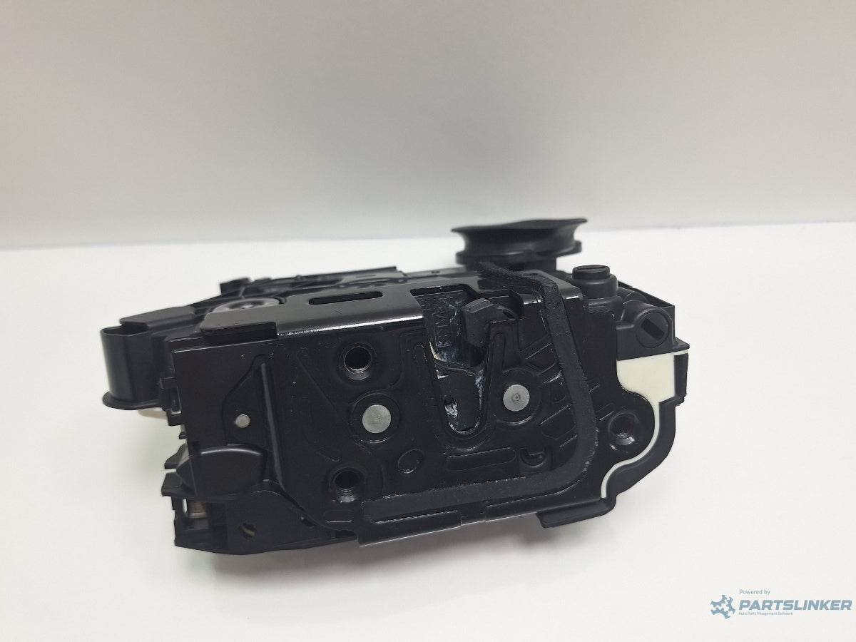 Broasca usa dreapta spate VOLKSWAGEN GOLF VI 5K1_ 2008 - 2012 TDi BlueMotion CAYC 5K4839016H