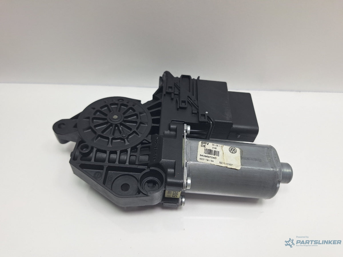 Motoras macara dreapta spate VOLKSWAGEN GOLF VI 5K1_ 2008 - 2012 TDi BlueMotion CAYC 5K0959704D , 5K0959795