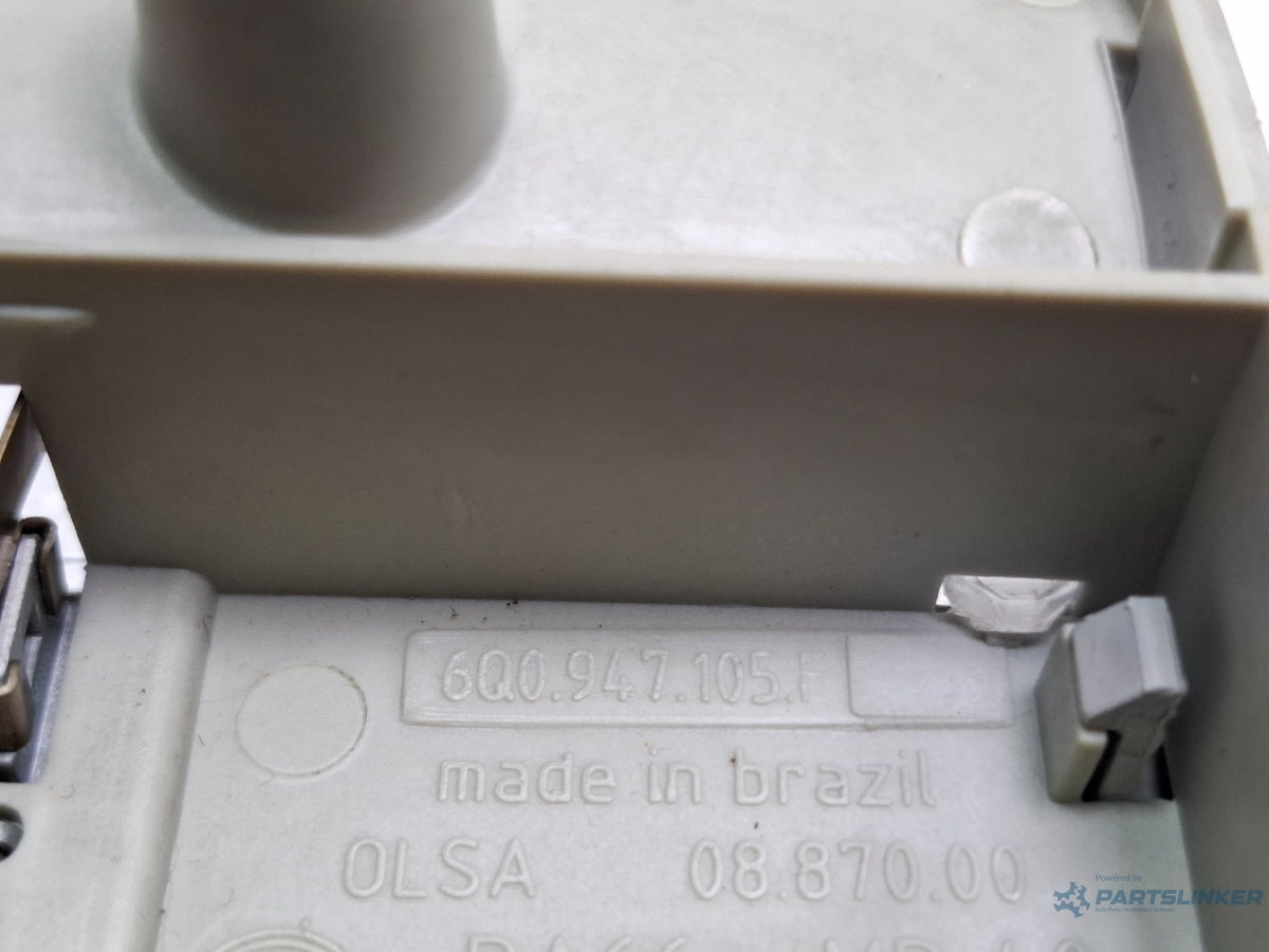 Plafoniera fata VOLKSWAGEN FOX 5Z1, 5Z3 2003 - 2014 1.2 1.2 BMD, CHFB 6Q0947105F