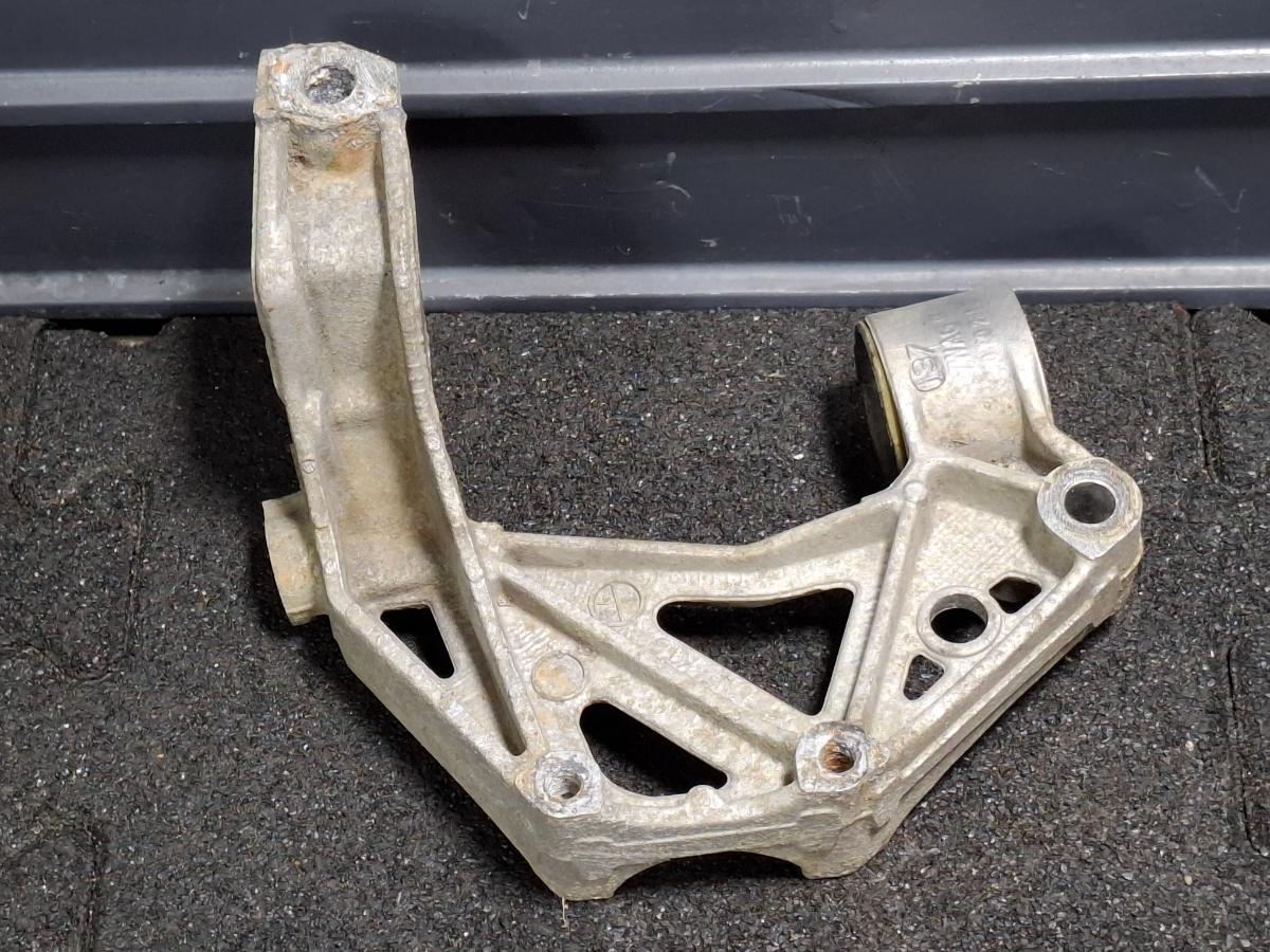 Suport brat trapez dreapta VOLKSWAGEN FOX 5Z1, 5Z3 2003 - 2014 1.2 1.2 BMD, CHFB 5Z0199293D