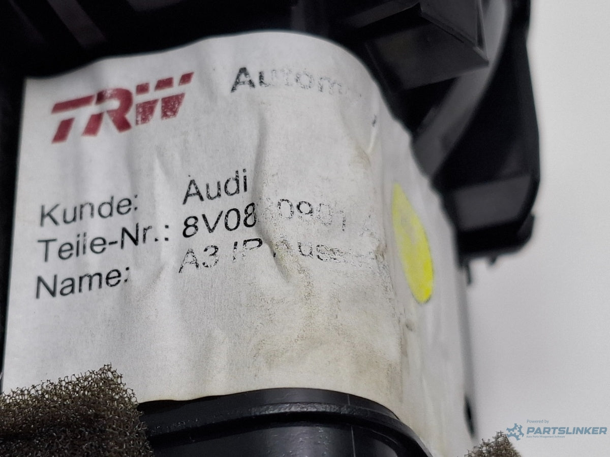 Grila ventilatie AUDI A3 Sportback 8VA, 8VF 2012 - > TDI CLHA 8V0820901A