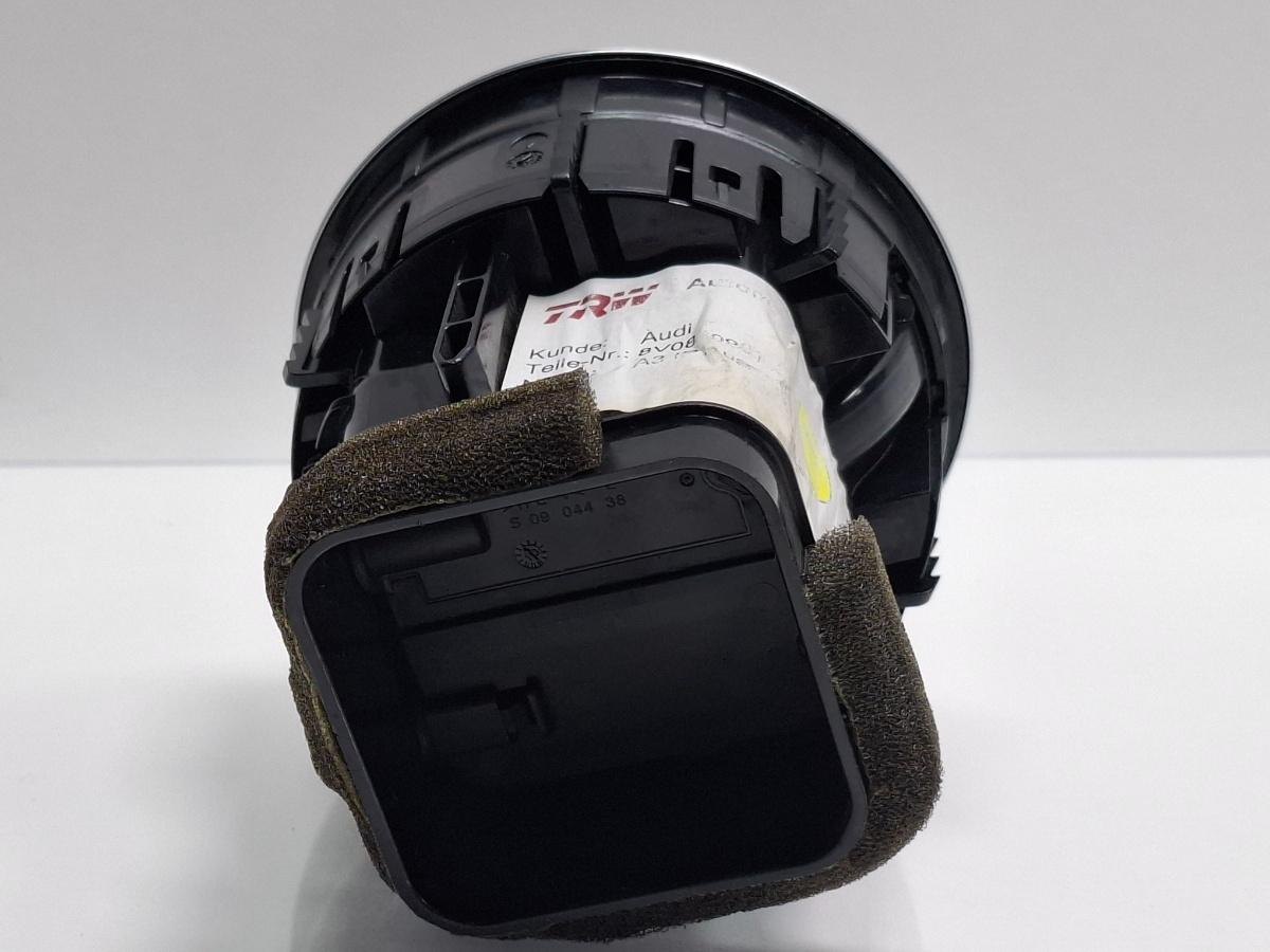 Grila ventilatie AUDI A3 Sportback 8VA, 8VF 2012 - > TDI CLHA 8V0820901A