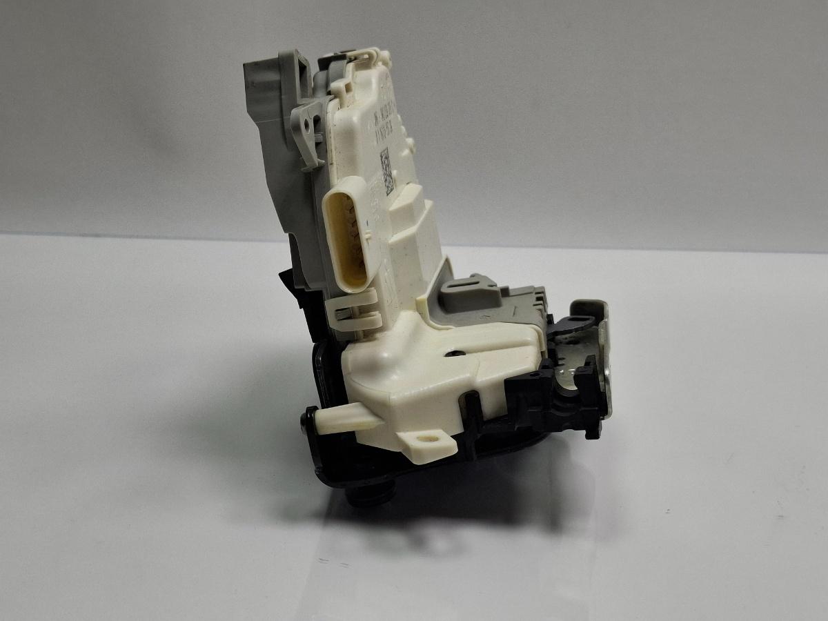 Broasca usa stanga spate AUDI A3 Sportback 8VA, 8VF 2012 - > TDI CLHA 8K0839015C
