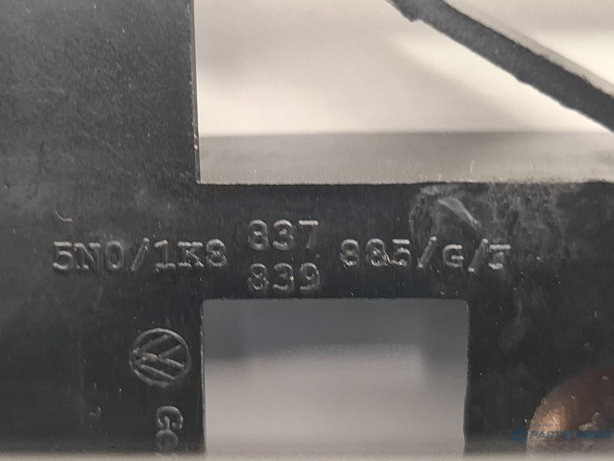 Maner exterior usa dreapta AUDI A3 Sportback 8VA, 8VF 2012 - > TDI CLHA 5N0837885G , 1K8839885F