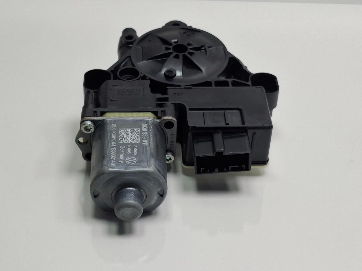 Motoras macara geam stanga spate AUDI A3 Sportback 8VA, 8VF 2012 - > TDI CLHA  5Q0959811