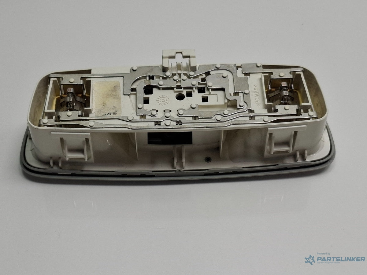 Plafoniera spate AUDI A3 Sportback 8VA, 8VF 2012 - > TDI CLHA 8V0947111