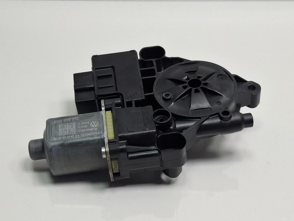 Motoras macara geam dreapta spate AUDI A3 Sportback 8VA, 8VF 2012 - > TDI CLHA 5Q0959812