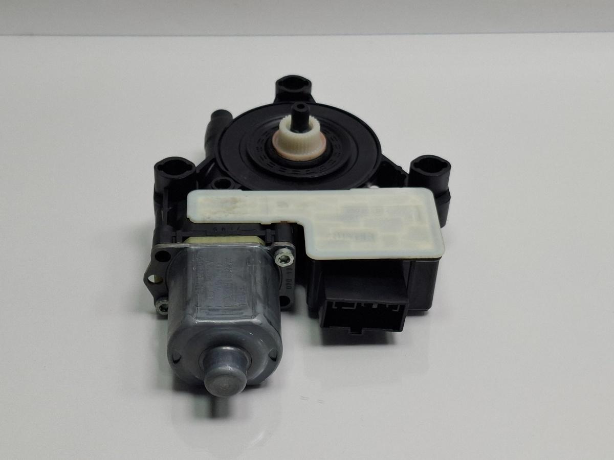 Motoras macara geam dreapta spate AUDI A3 Sportback 8VA, 8VF 2012 - > TDI CLHA 5Q0959812