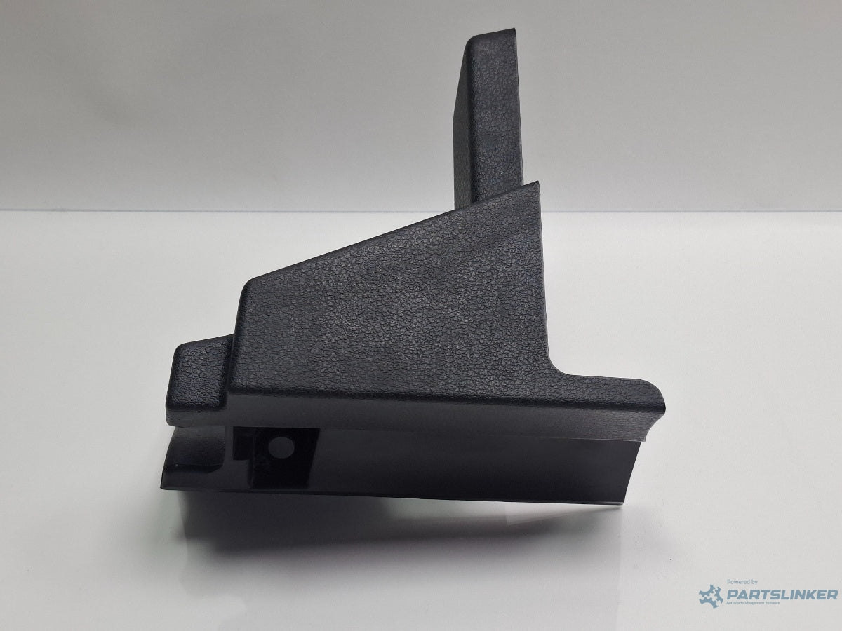 Ornament prindere mocheta portbagaj stanga AUDI A3 Sportback 8VA, 8VF 2012 - > TDI CLHA 8V0863423