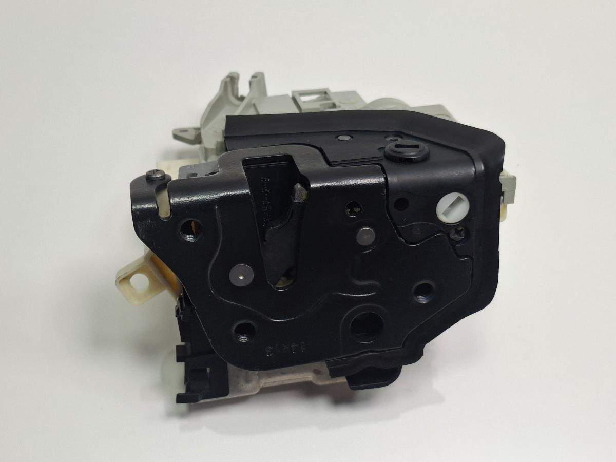 Broasca usa dreapta spate AUDI A3 Sportback 8VA, 8VF 2012 - > TDI CLHA 8K0839016C