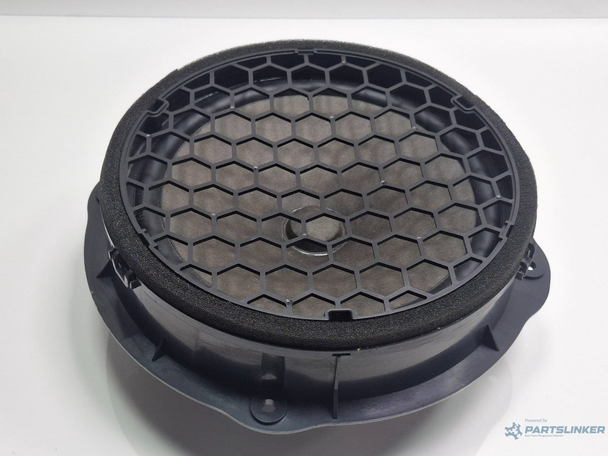 Boxa usa fata AUDI A3 Sportback 8VA, 8VF 2012 - > TDI CLHA  8V0035415A