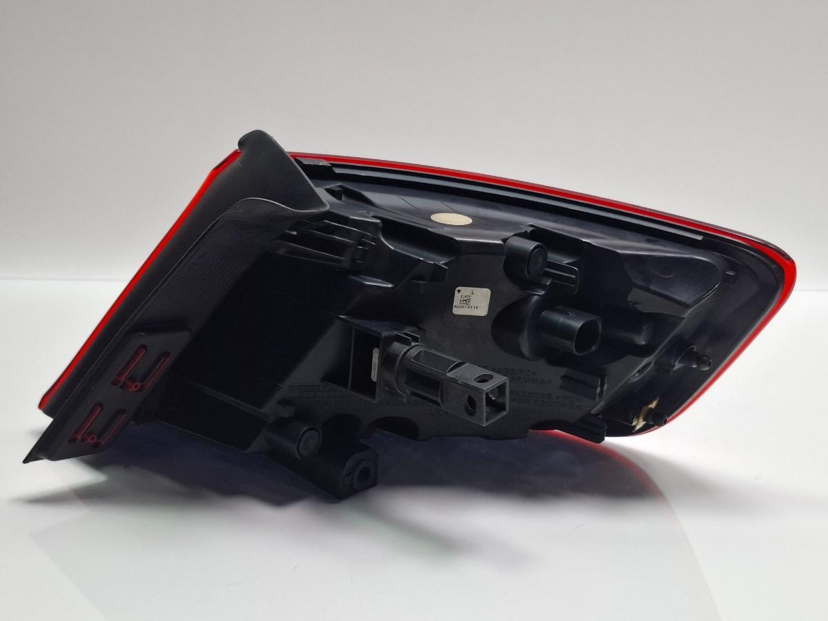 Stop de pe aripa stanga spate AUDI A3 Sportback 8VA, 8VF 2012 - > TDI CLHA 8V4945095A
