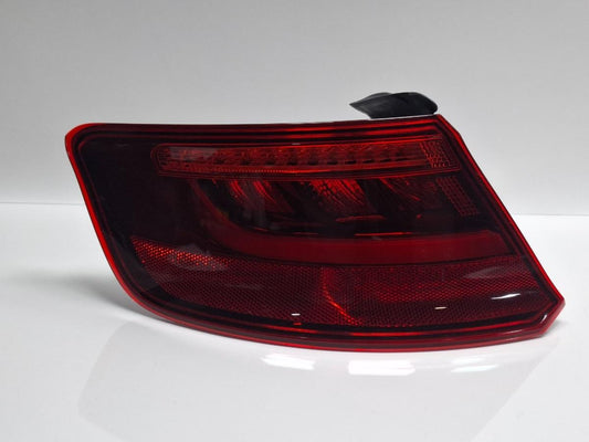 Stop de pe aripa stanga spate AUDI A3 Sportback 8VA, 8VF 2012 - > TDI CLHA 8V4945095A