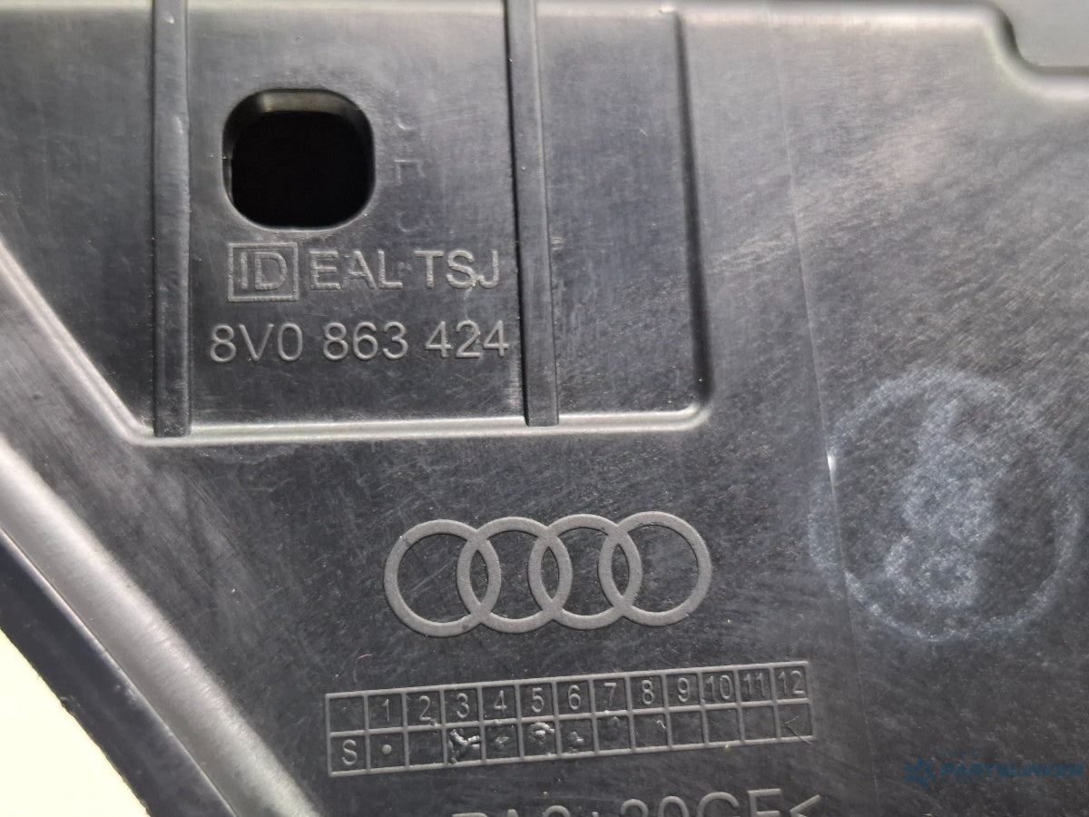 Ornament prindere mocheta portbagaj dreapta AUDI A3 Sportback 8VA, 8VF 2012 - > TDI CLHA  8V0863424