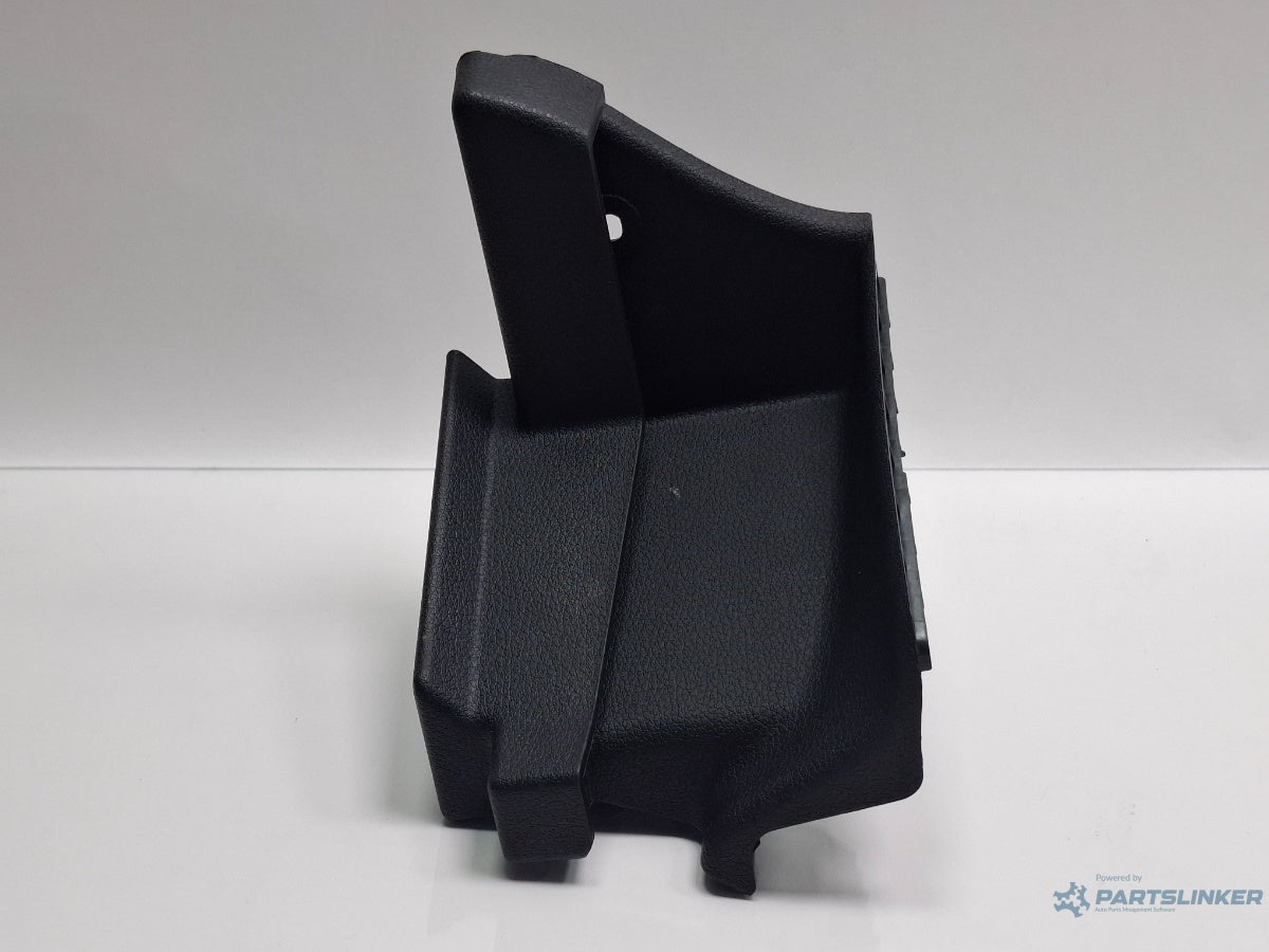 Ornament prindere mocheta portbagaj dreapta AUDI A3 Sportback 8VA, 8VF 2012 - > TDI CLHA  8V0863424