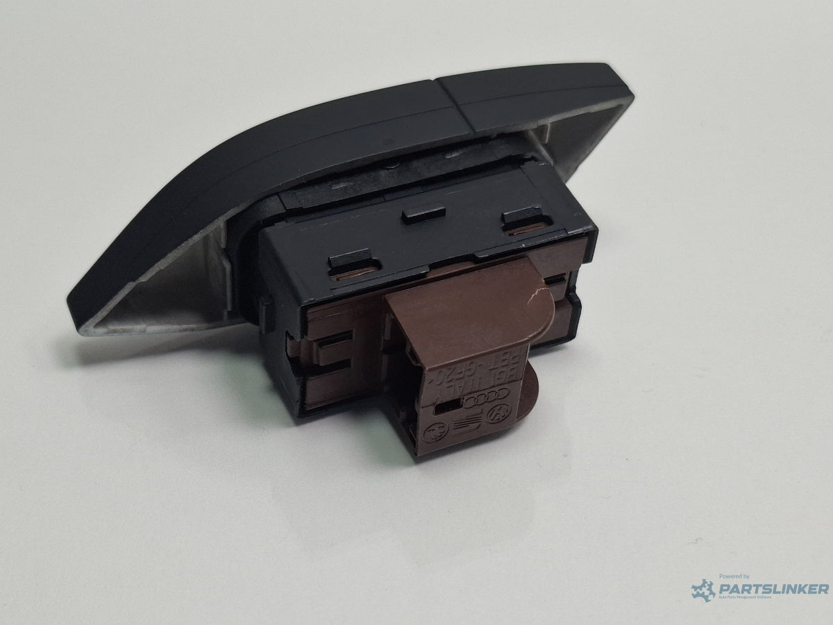 Buton blocare usi AUDI A3 Sportback 8VA, 8VF 2012 - > TDI CLHA 8V1962107