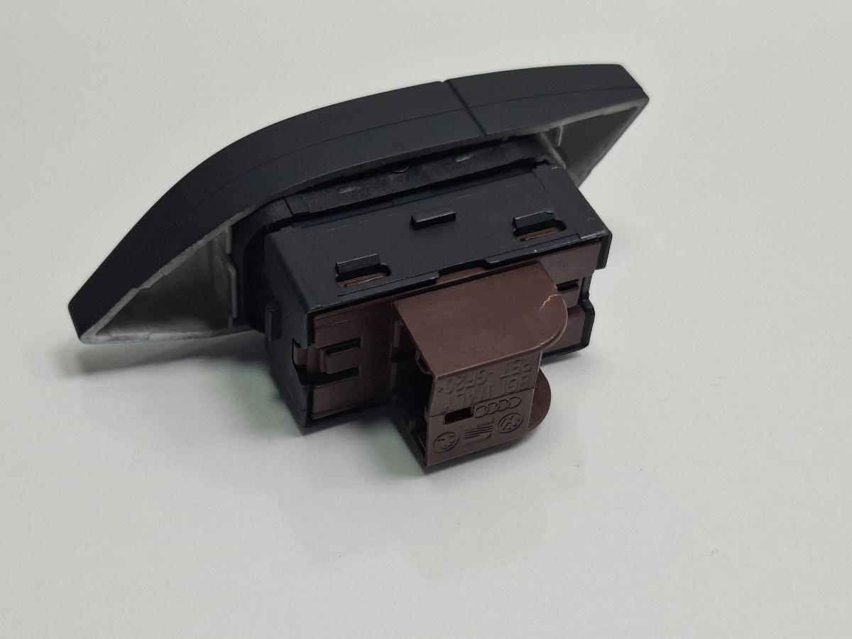 Buton blocare usi AUDI A3 Sportback 8VA, 8VF 2012 - > TDI CLHA 8V1962107