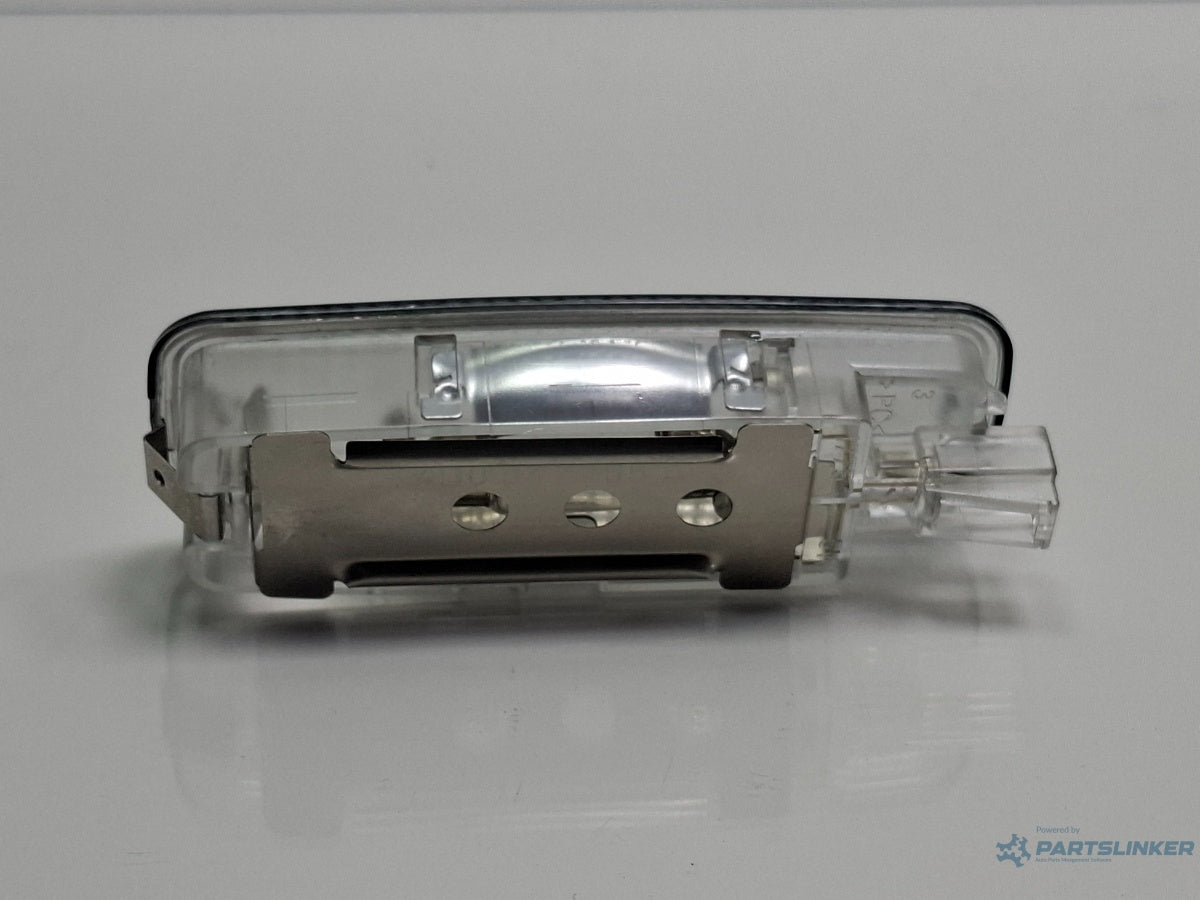 Lampa parasolar AUDI A3 Sportback 8VA, 8VF 2012 - 2018 4E0947105C