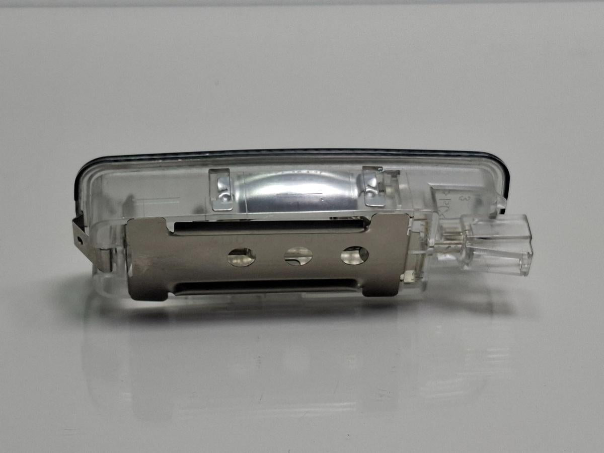 Lampa parasolar AUDI A3 Sportback 8VA, 8VF 2012 - 2018 4E0947105C