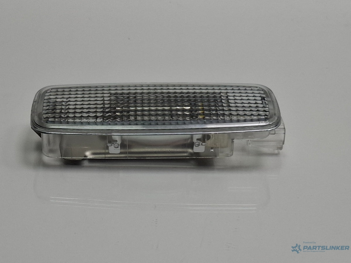 Lampa parasolar AUDI A3 Sportback 8VA, 8VF 2012 - 2018 4E0947105C