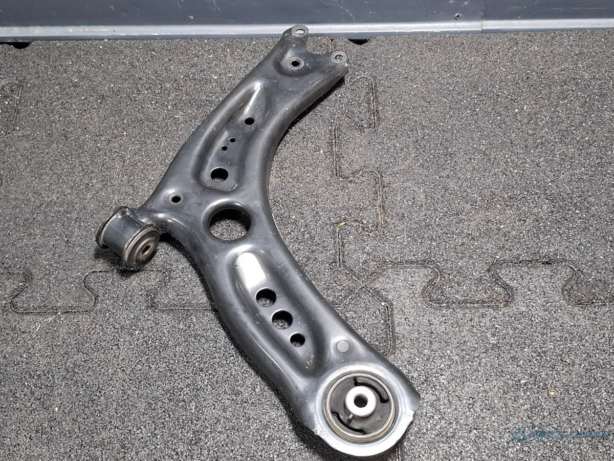 Brat bascula dreapta fata AUDI A3 Sportback 8VA, 8VF 2012 - > TDI CLHA 5Q0407152J