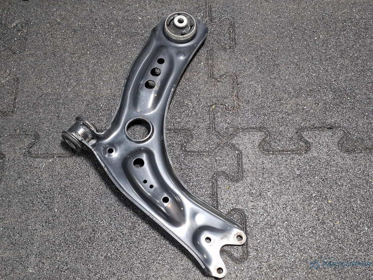 Brat bascula dreapta fata AUDI A3 Sportback 8VA, 8VF 2012 - > TDI CLHA 5Q0407152J