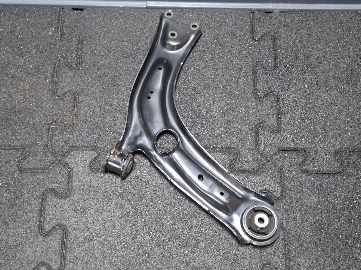 Brat bascula stanga fata AUDI A3 Sportback 8VA, 8VF 2012 - > TDI CLHA  5Q0407151J