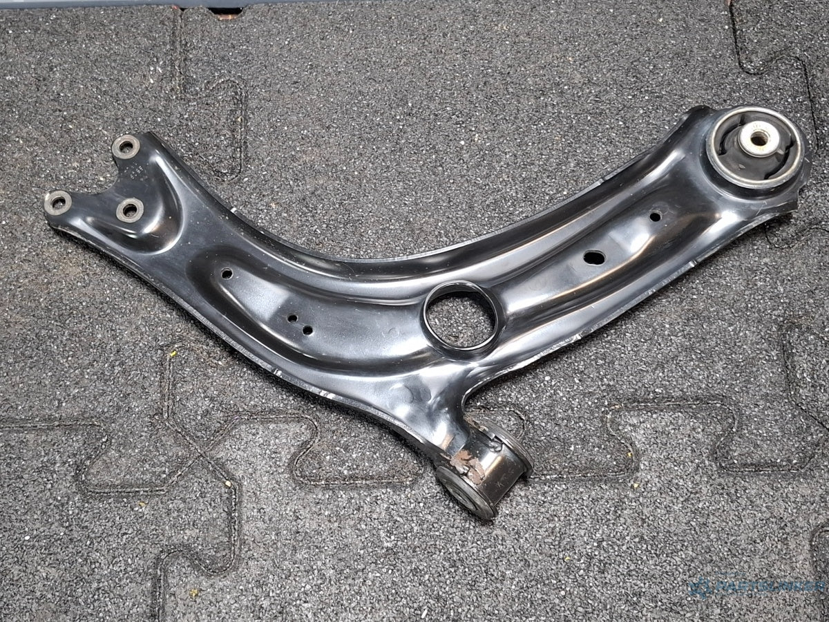 Brat bascula stanga fata AUDI A3 Sportback 8VA, 8VF 2012 - > TDI CLHA  5Q0407151J