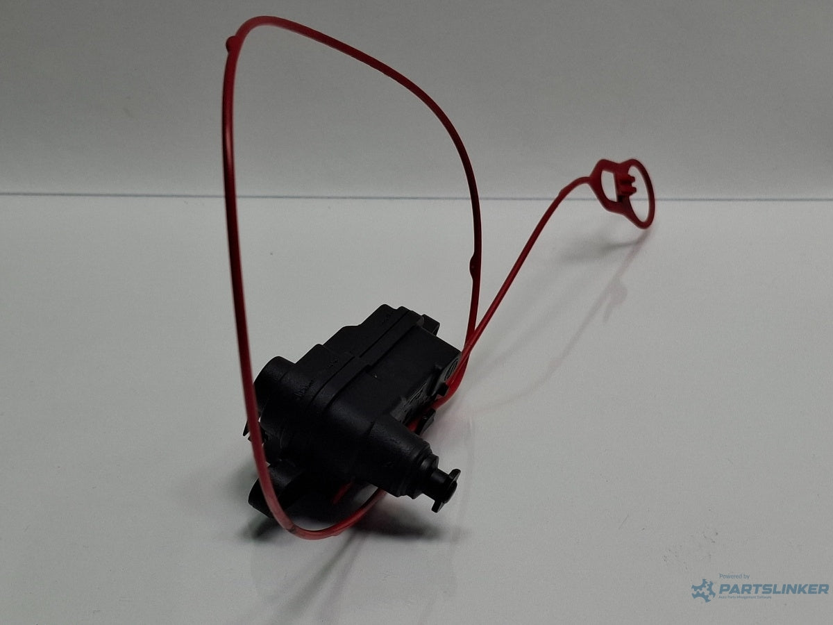 Motoras blocare usita rezervor combustibil AUDI A3 Sportback 8VA, 8VF 2012 -2018  8V0862153A