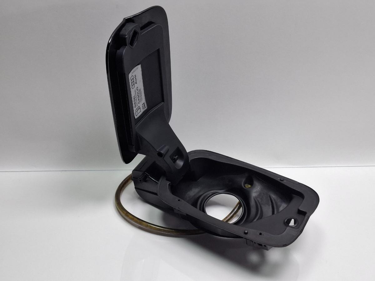 Usita rezervor combustibil AUDI A3 Sportback 8VA, 8VF 2012 - 2018 , negru LY9B ,  8V4809906D