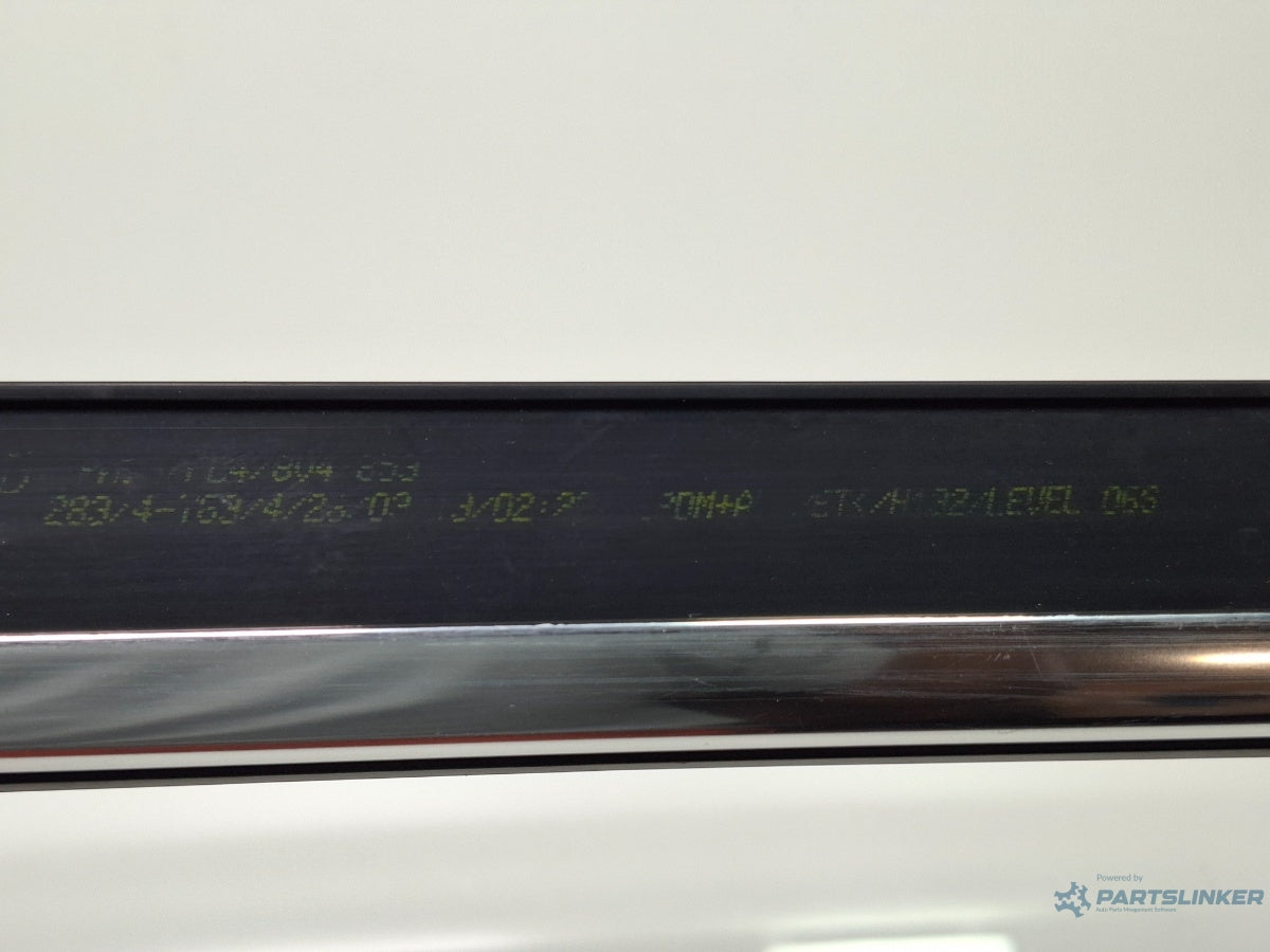 Perie geam cromat fata AUDI A3 Sportback 8VA, 8VF 2012 - > TDI CLHA  8V4853283/4