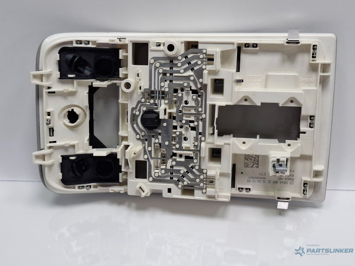 Plafoniera fata AUDI A3 Sportback 8VA, 8VF 2012 - > TDI CLHA 8V0947135A