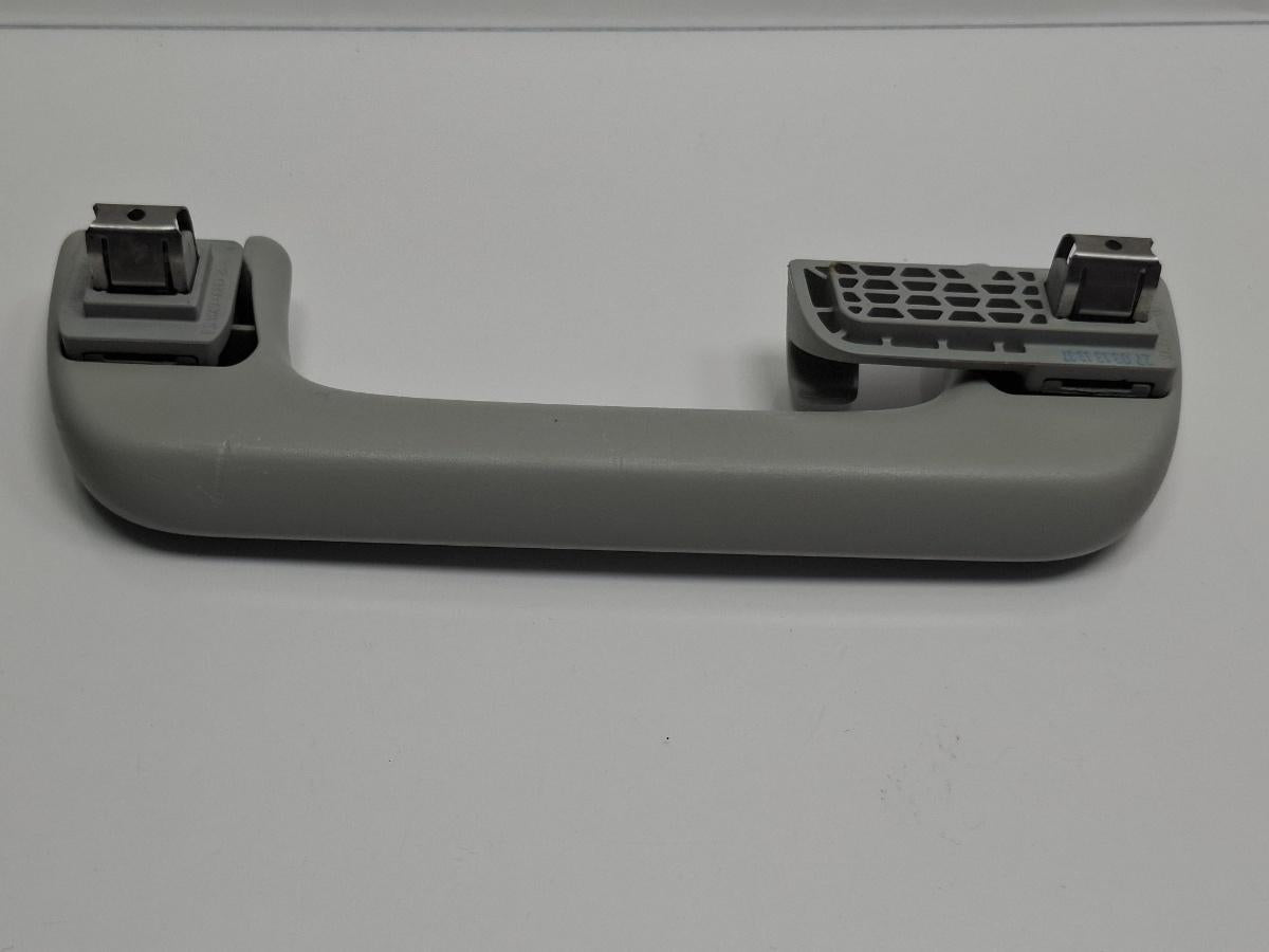 Maner  plafon dreapta spate AUDI A3 Sportback 8VA, 8VF 2012 - > TDI CLHA 8V0857608