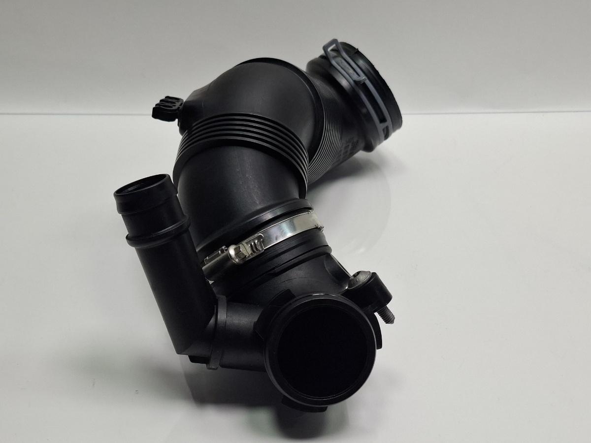 Furtun admisie aer AUDI A3 Sportback 8VA, 8VF 2012 - > TDI CLHA 5Q0129654G