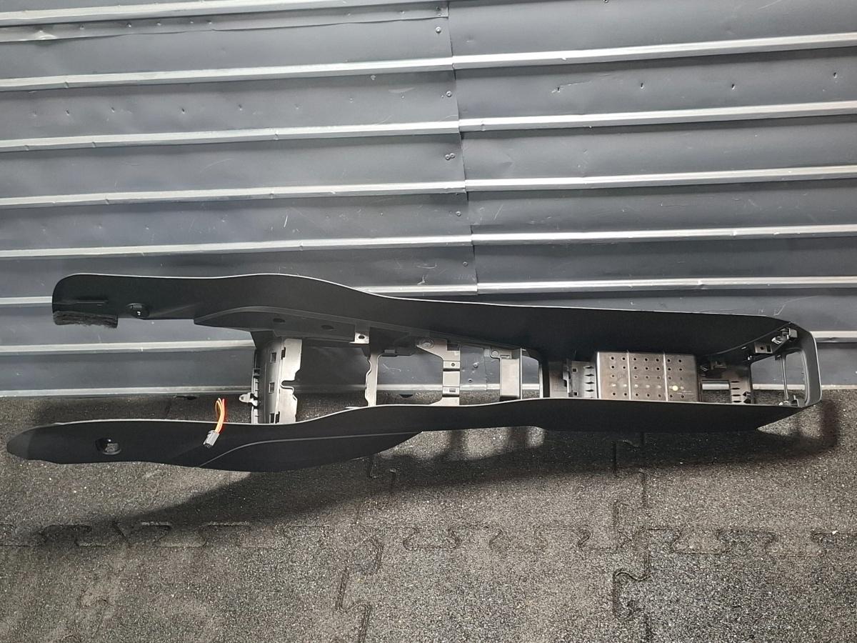 Consola centrala AUDI A3 Sportback 8VA, 8VF 2012 - > TDI CLHA 8V1863241