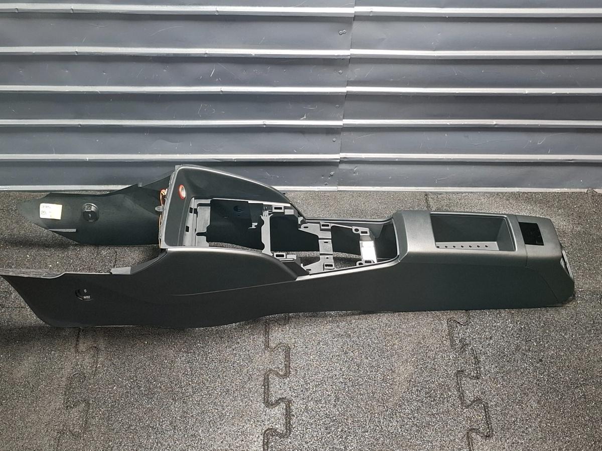 Consola centrala AUDI A3 Sportback 8VA, 8VF 2012 - > TDI CLHA 8V1863241