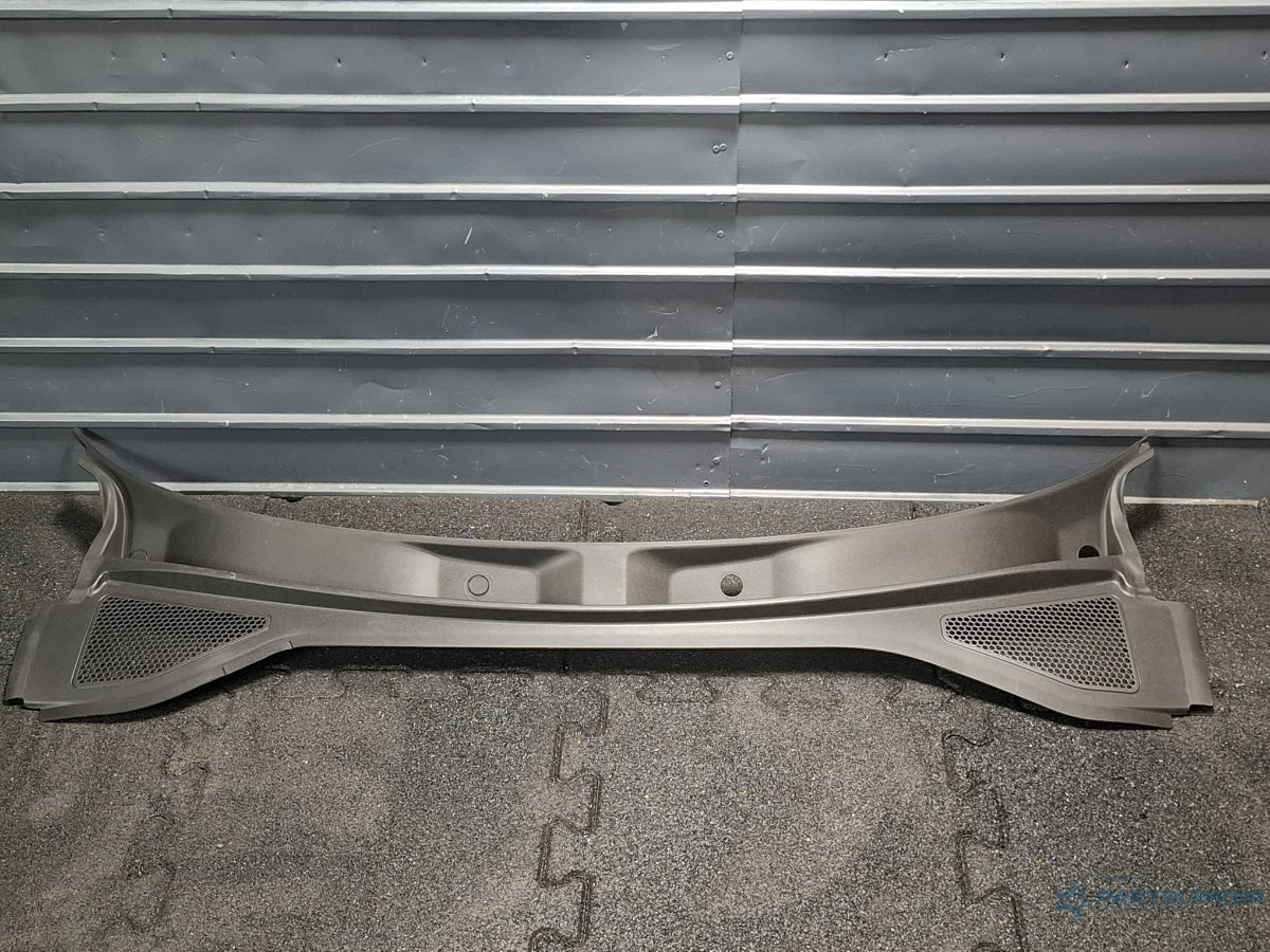 Grila stergatoare AUDI A3 Sportback 8VA, 8VF 2012 - > TDI CLHA 8V1819403