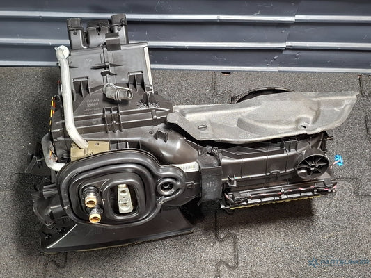 Carcasa aeroterma AUDI A3 Sportback 8VA, 8VF 2012 - > TDI CLHA 5Q1820007B