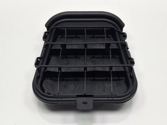 Grila ventilatie aripi spate AUDI A3 Sportback 8VA, 8VF 2012 - > TDI CLHA 4G9819181B