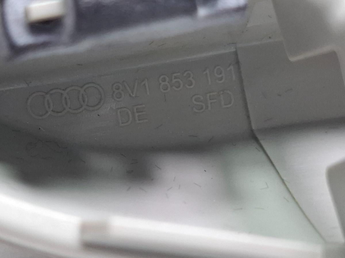 Ornament central bord AUDI A3 Sportback 8VA, 8VF 2012 - > TDI CLHA 8V1853191