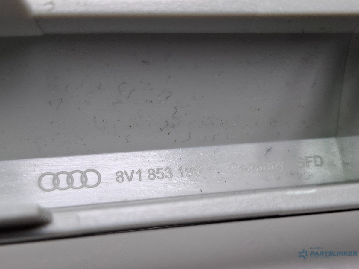 Ornament bord dreapta AUDI A3 Sportback 8VA, 8VF 2012 - > TDI CLHA 8V1853190