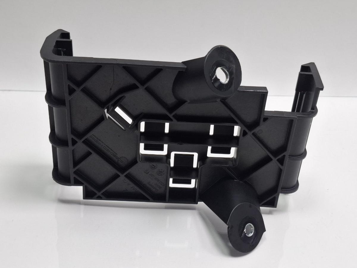 Suport ECU motor AUDI A3 Sportback 8VA, 8VF 2012 - > TDI CLHA 5Q0906507B