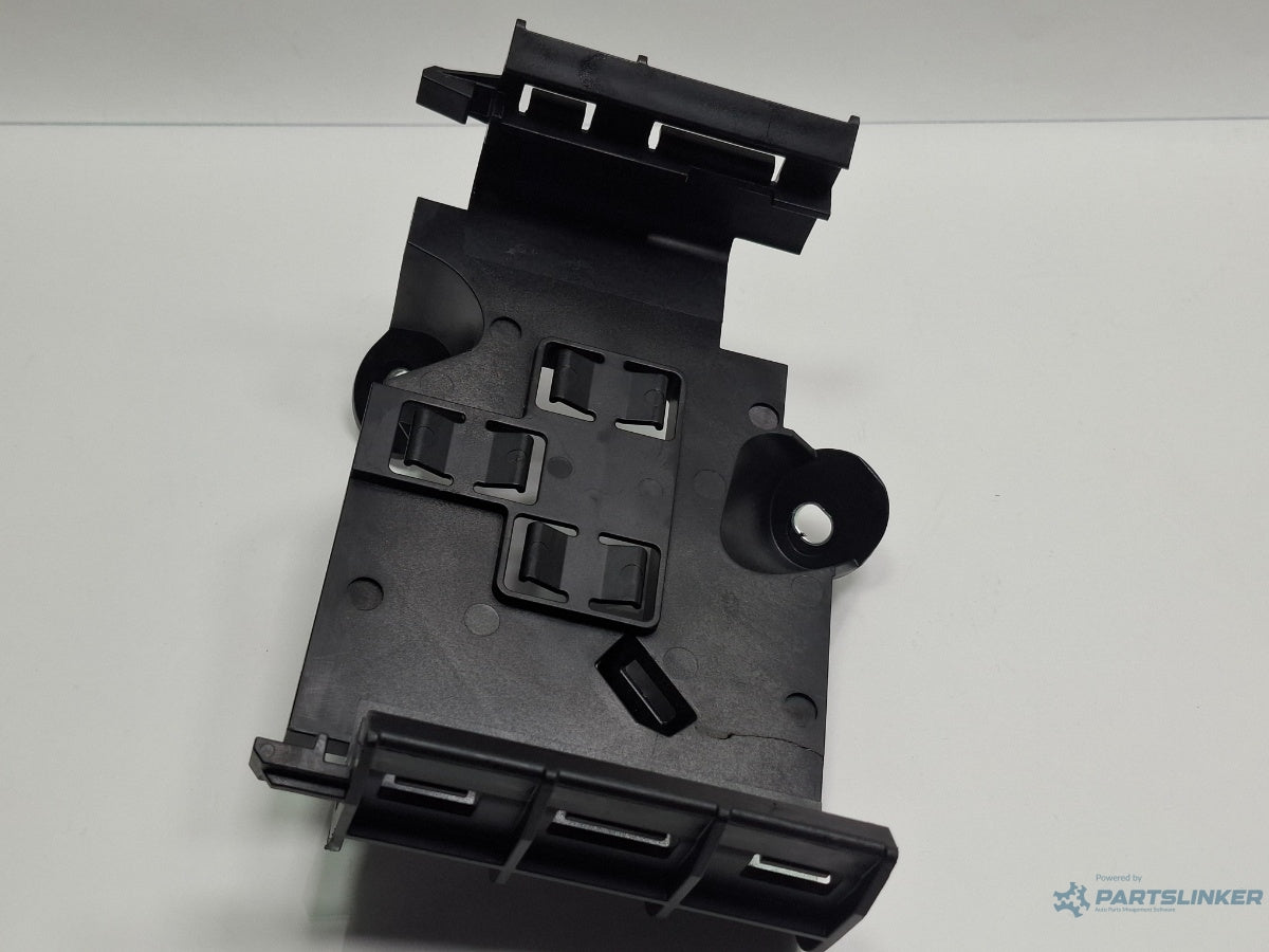 Suport ECU motor AUDI A3 Sportback 8VA, 8VF 2012 - > TDI CLHA 5Q0906507B